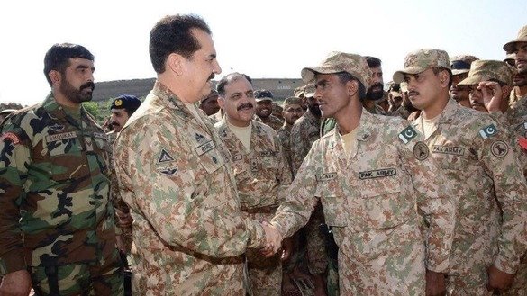 Pakistanis Salute Army Chief's Visit To Troops In Waziristan