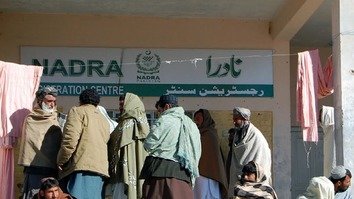 Pakistan cracks down on fake ID cards