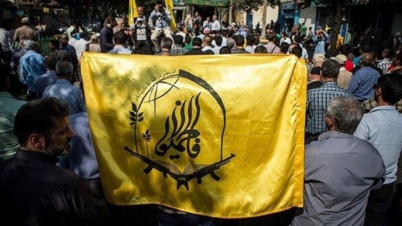 ایک بنا تاریخ تصویر میں، آئی آر جی سی کی پشت پناہی میں افغان شعیوں پر مبنی ضمنی جنگ لڑنے والی ایک ملشیا، فاطمیون ڈویژن کا پرچم دکھایا گیا ہے۔ مشاہدین کا کہنا ہے کہ ایران کے رسوخ کا انسداد کرنے کے لیے افغانستان اور پاکستان کو مل کر کام کرنا ہو گا۔