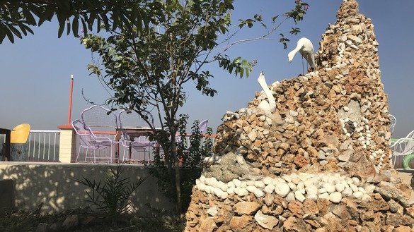 8 نومبر کو ضلع چارسدہ، خیبر پختونخوا کے قریب دریائے کابل کے کنارے پتھر کی ایک ساخت دکھائی گئی ہے۔ [نظرالاسلام]