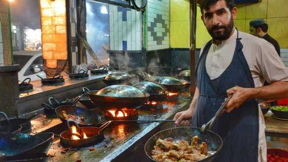 In photos: Return of peace brings flocks of visitors to Peshawar ...