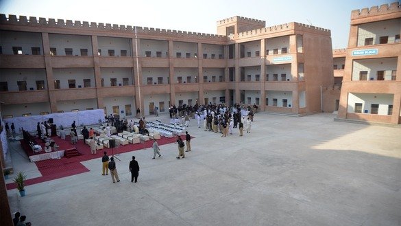 پشاور کی نو تعمیر شدہ سینٹرل جیل کا احاطہ 23 اکتوبر کو دکھایا گیا ہے۔ [شہباز بٹ]