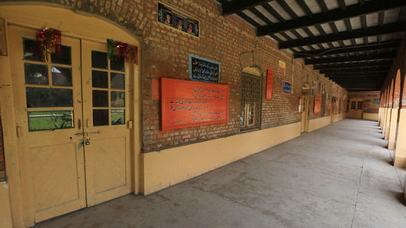 16 مارچ کو پشاور میں ایک خالی سکول دکھایا گیا ہے۔ [شہزاد بٹ]