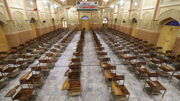 ہمسایہ ایران میں اموات کے بڑھنے کے ساتھ پاکستان میں کرونا وائرس کے خلاف لڑائی میں تیزی