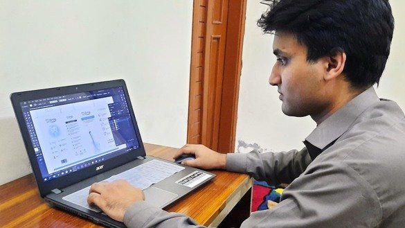 خیبرپختونخواہ کے نوجوان وائرس لاک ڈاؤن میں ڈیجیٹل صلاحتیوں سے فری لانس کام تلاش کر رہے ہیں