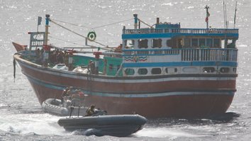 ماہی گیری کے جہاز سے 39 ملین ڈالر کی منشیات برآمد ہونے کے بعد ایرانی عملہ زیرِ حراست