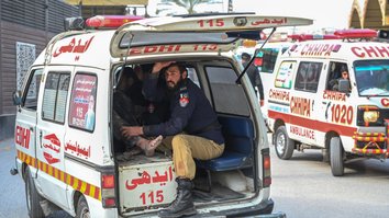ٹی ٹی پی کے خودکش بمبار کے پولیس مسجد پر حملے کے بعد پاکستان انتہائی چوکس